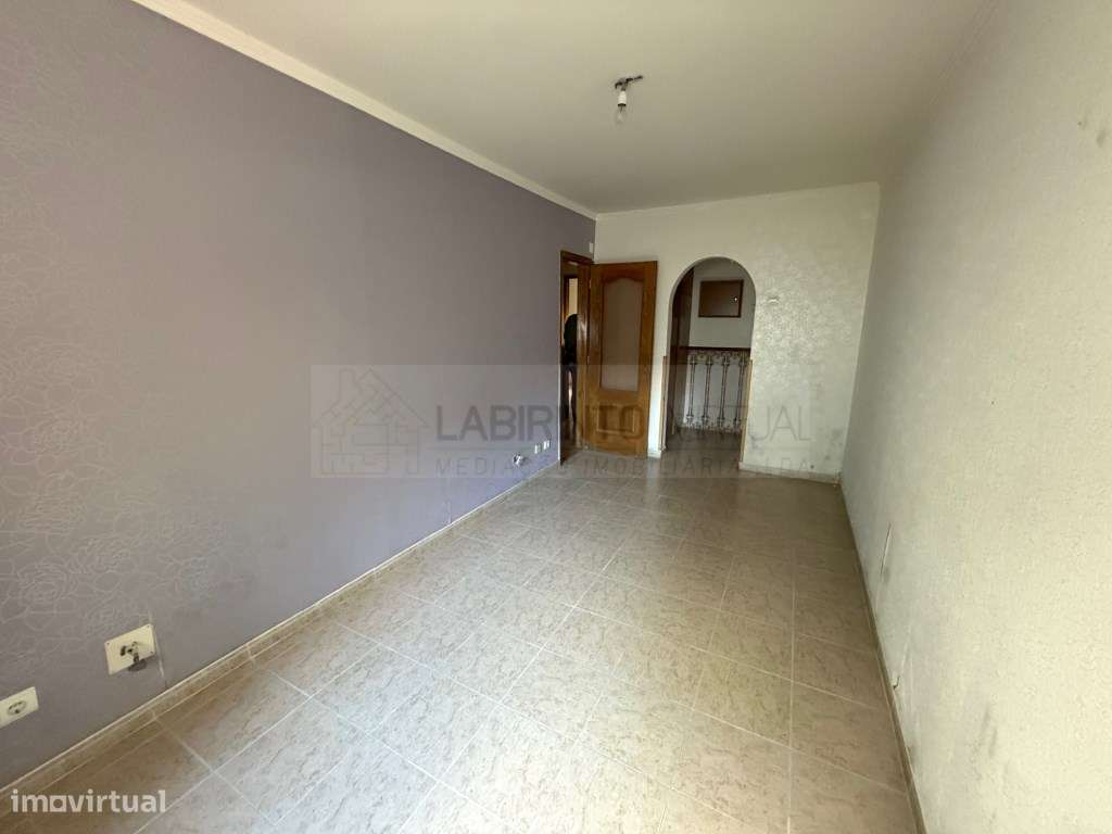 Vende-se T2 em Benfica - Lisboa - Grande imagem: 5/11