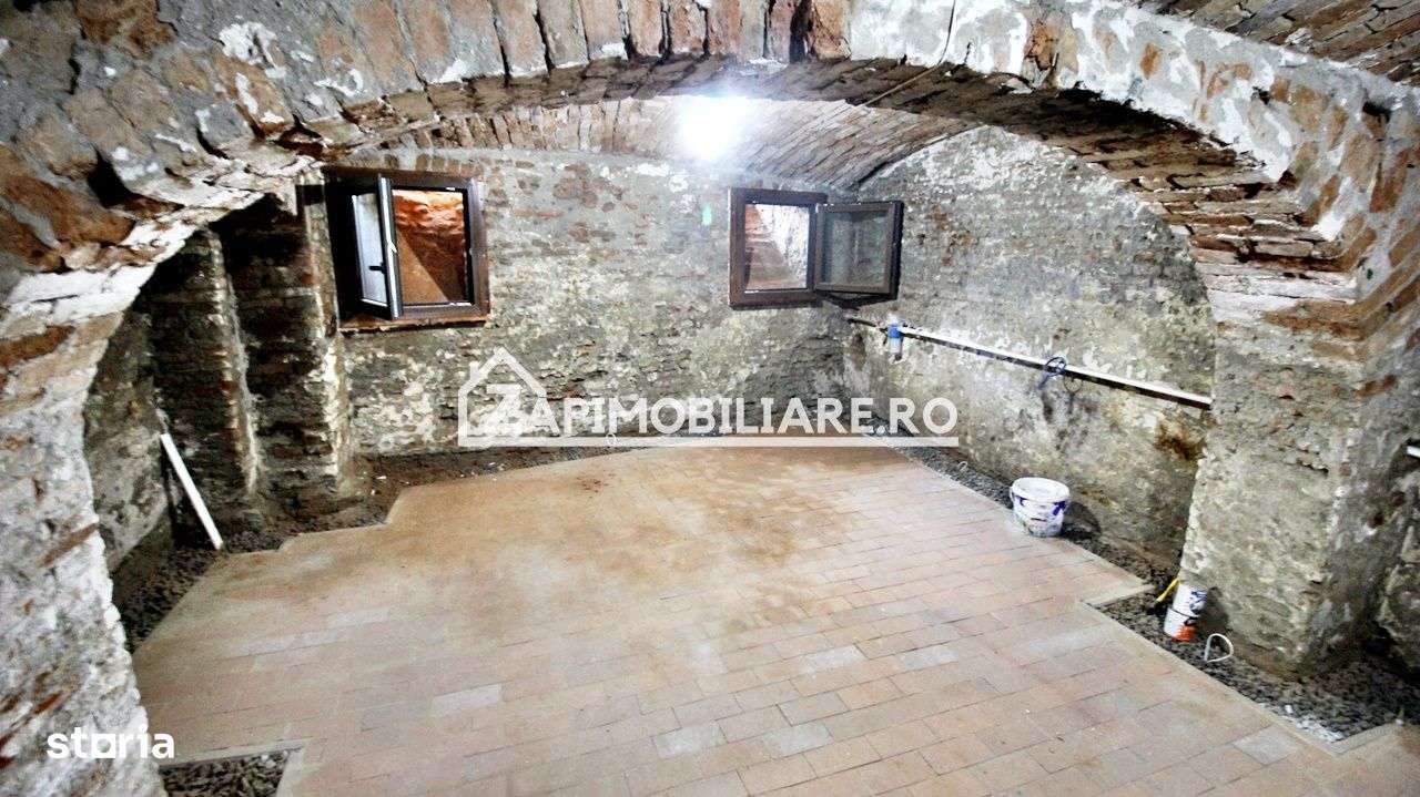 Spatiu Comercial 100 mp.zona Centrală - Imagine principală: 2/5