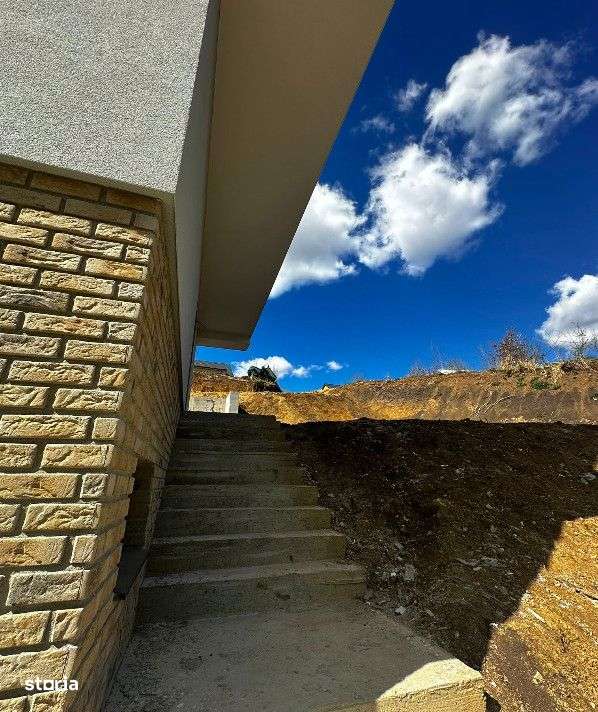 Duplex semifinisat 4 camere, 2 garaje,161 mp,teren liber 280 mp, Tauti-9