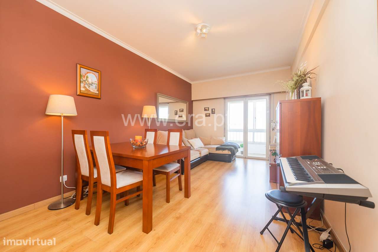 Apartamento T2 com 77 m perto do Metro-16