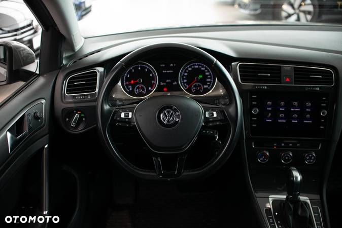 Volkswagen Golf - 27