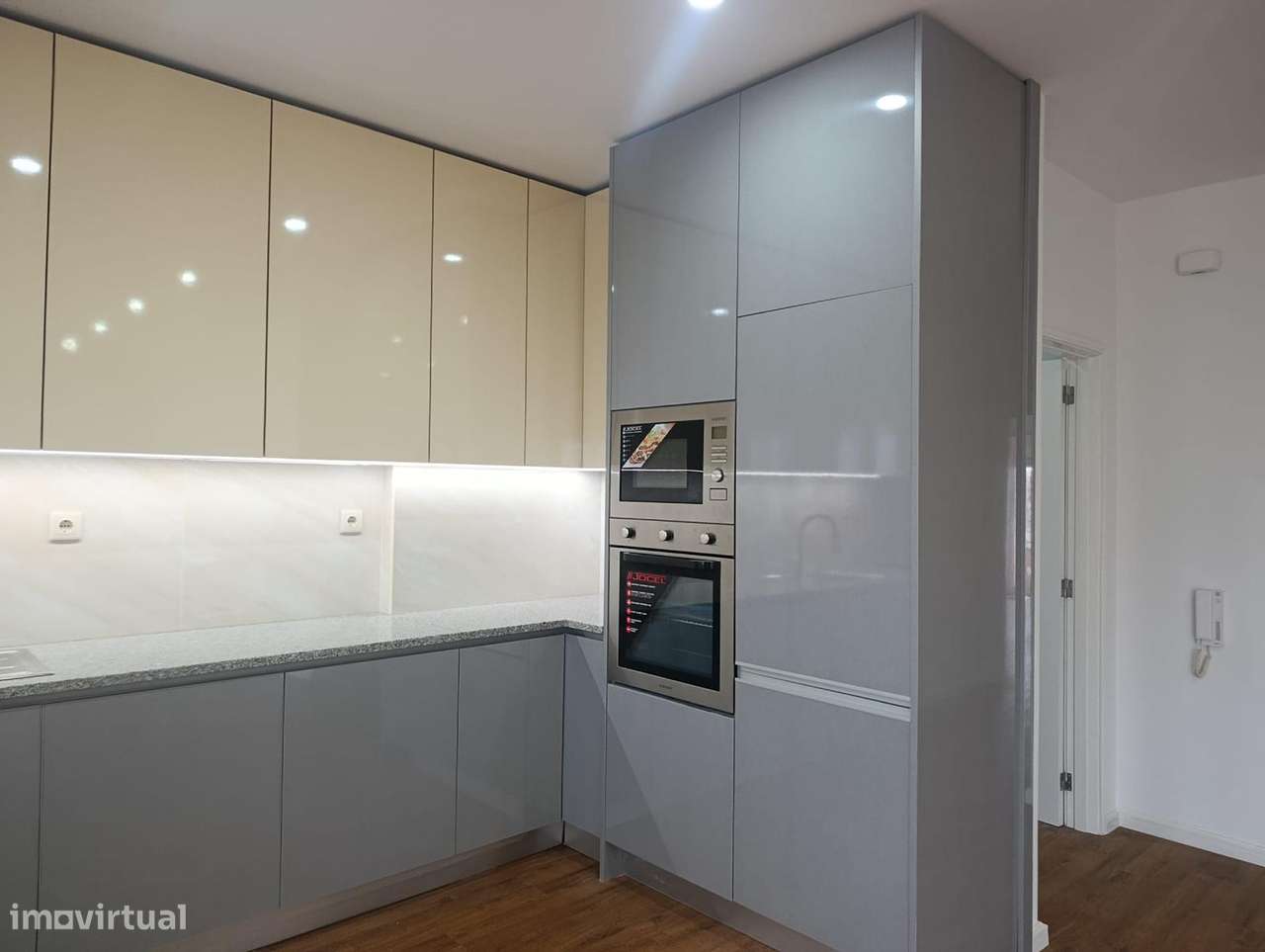 Apartamento T3 Remodelado na Maia, com 125 m², Box 22 m², Varandas-4