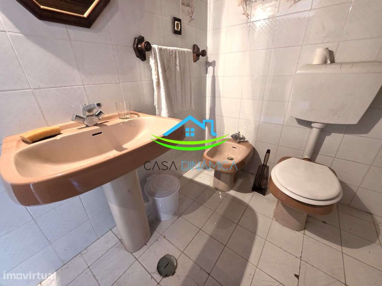 Moradia T3 em Azenha com terreno de 2000m2-24