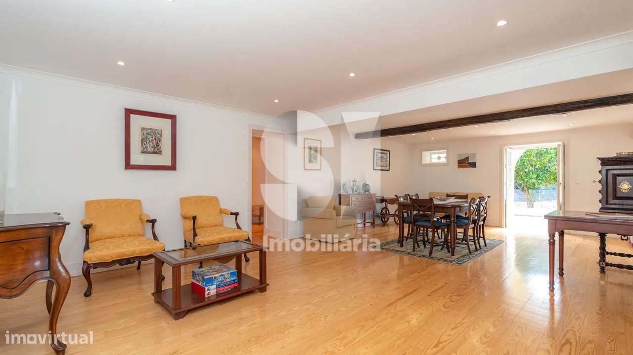 Moradia T5 isolada, com Terreno e estacionamento fechado e coberto - Grande imagem: 5/52