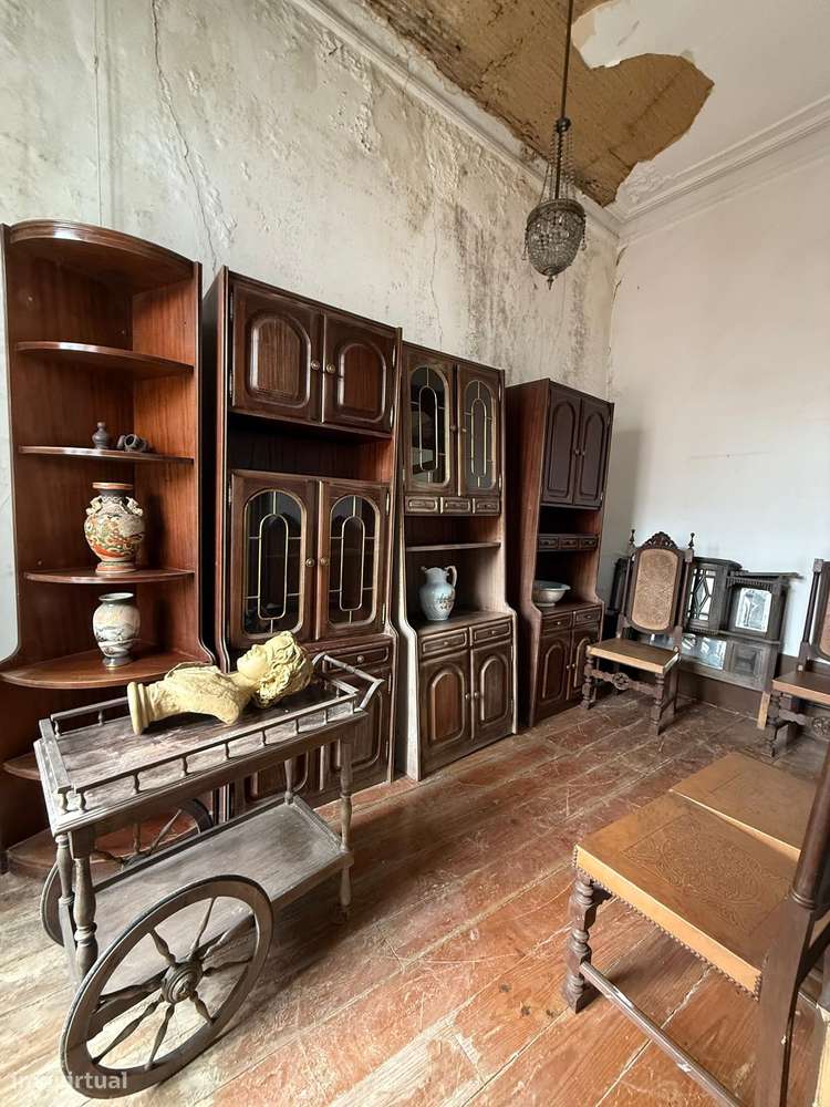 Moradia de Traça Apalaçada com Lojas  no Centro Histórico de Ovar-8