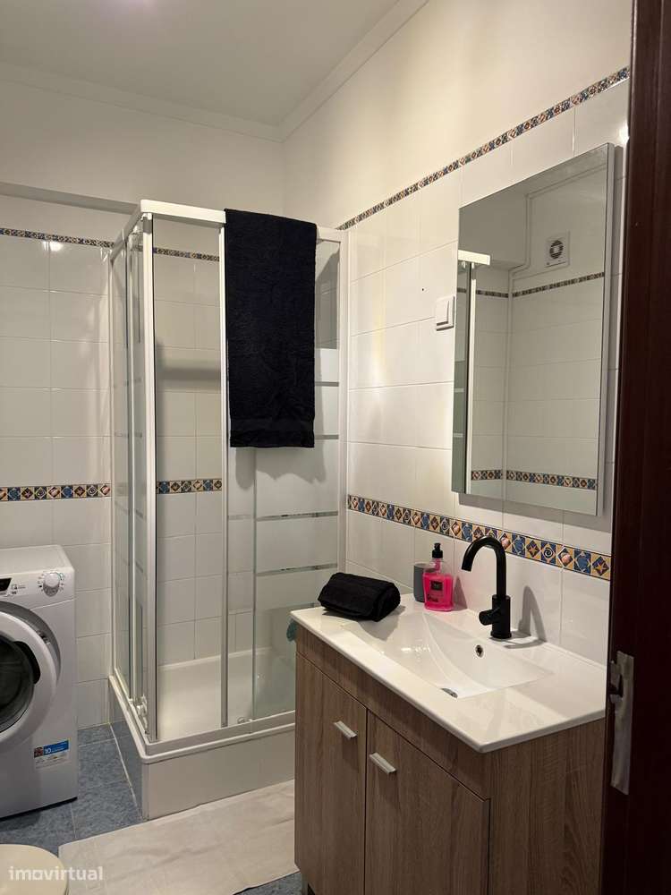 Apto T1 RENOVADO, EQUIPADO e MOBILADO, elevador, ótima localização - Grande imagem: 4/10