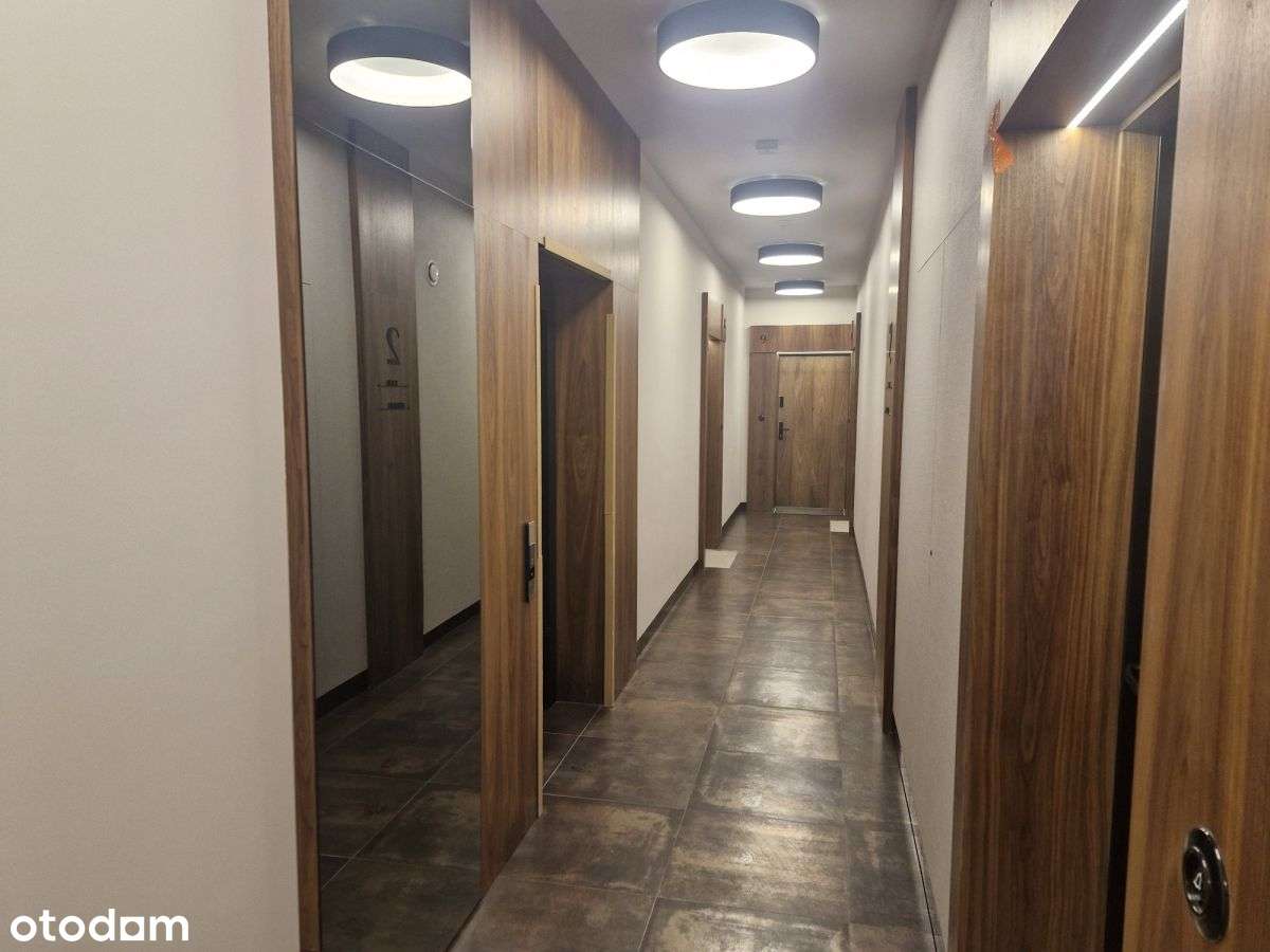 Przestronny Apartament w sercu Gdyni na 2 piętrze-13