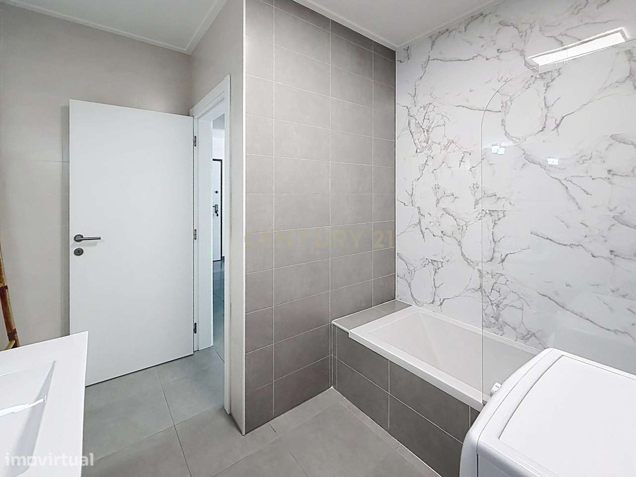 Apartamento T2 em Nazaré, Leiria - Oportunidade Única!-38