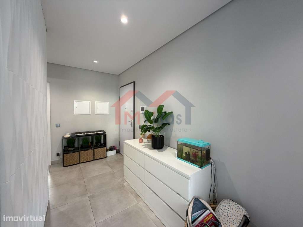 Apartamento T2 no centro com garagem e grande terraço - Almancil-6