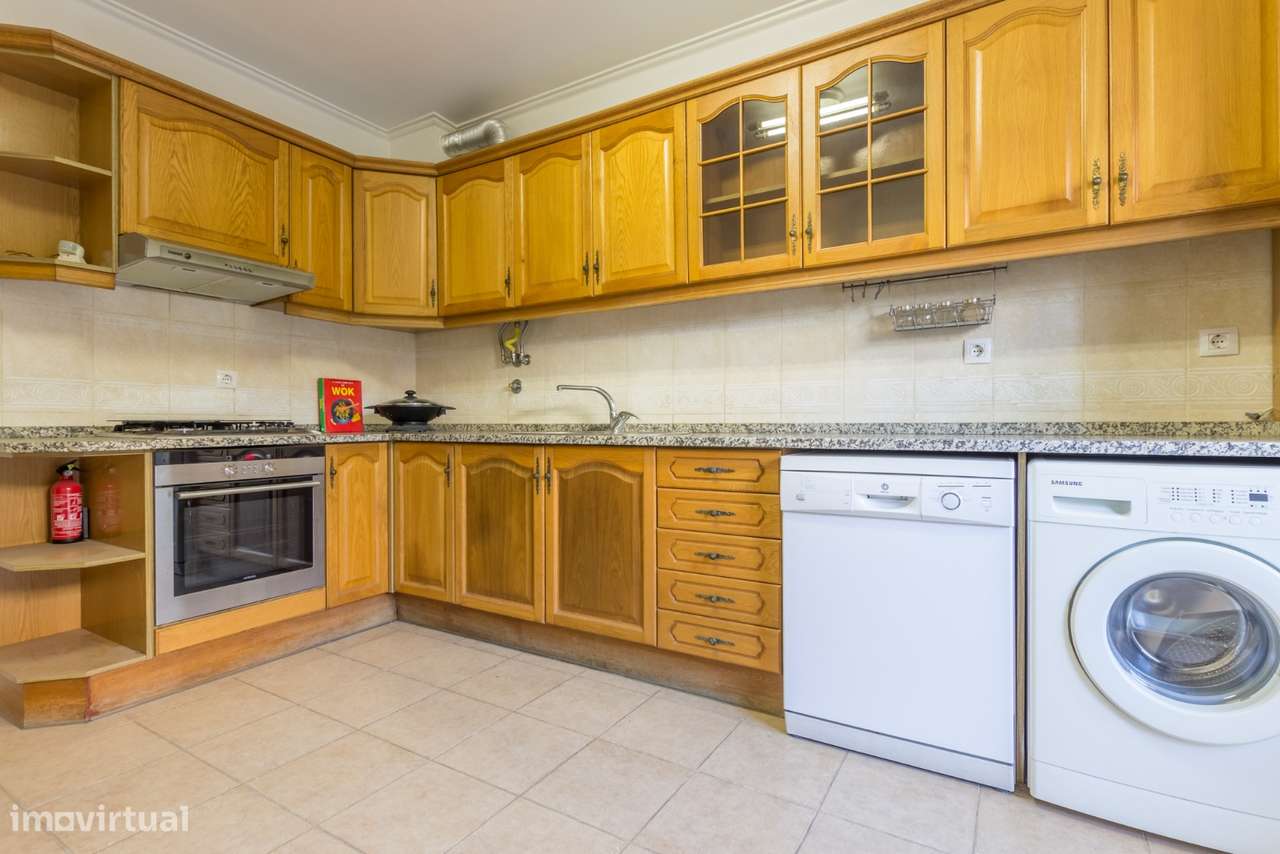 Moradia T3 + 1 em Vale Milhaços - Corroios com Garagem-5