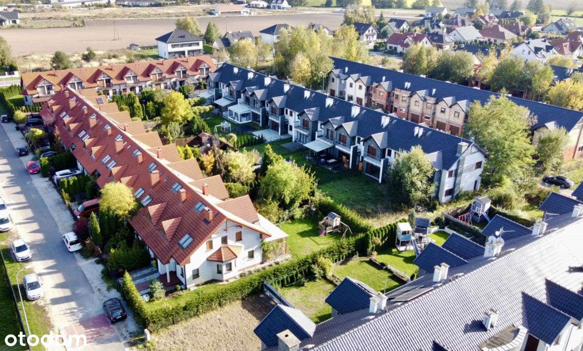 Segment z garażem w bryle budynku-0