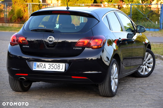 Opel Astra 1.4 Turbo Cosmo - 12