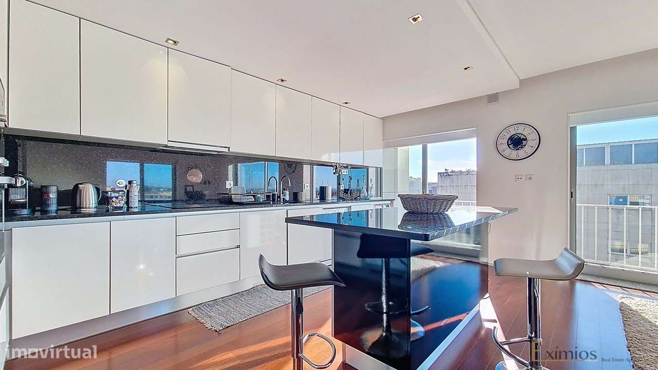 Apartamento T2 com garagem, em Árvore-6