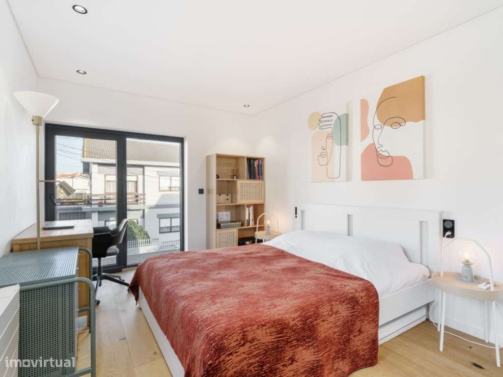 Moradia V3+1 totalmente renovada com vista mar-36