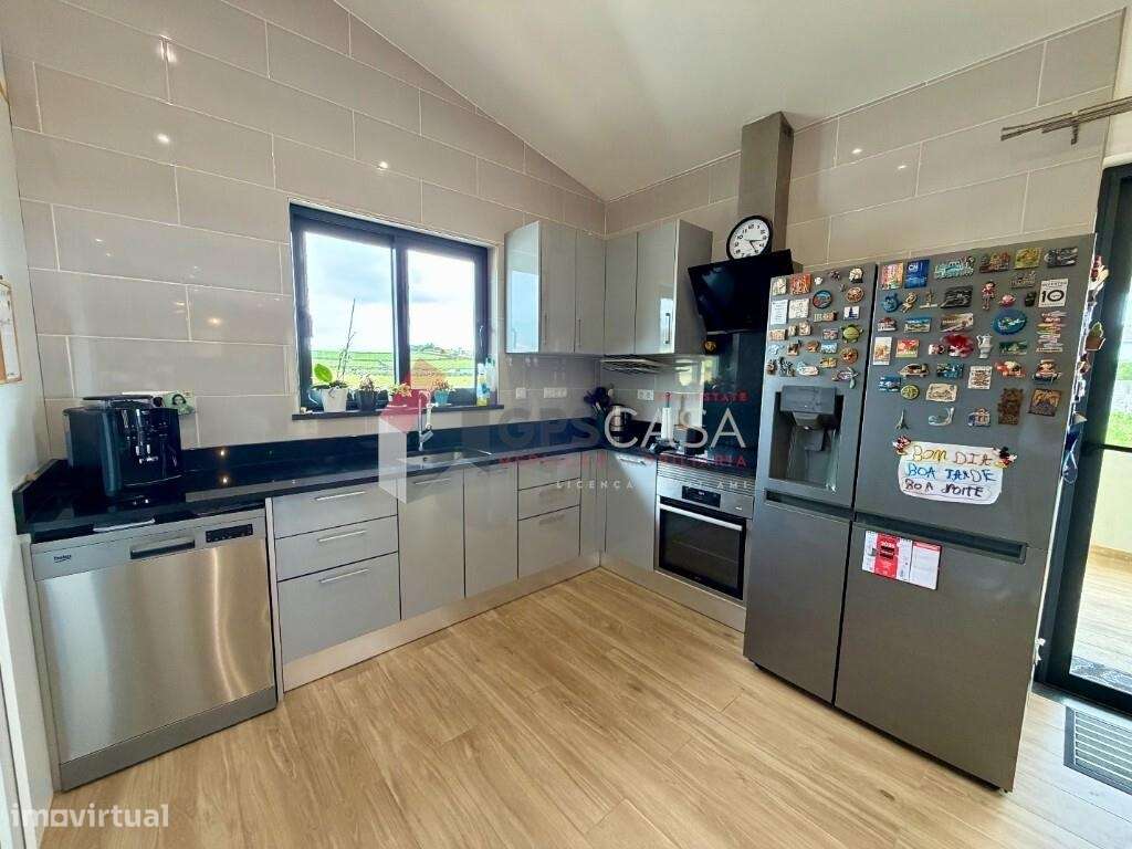 Moradia T3 de arquitetura moderna com excelentes áreas!-24