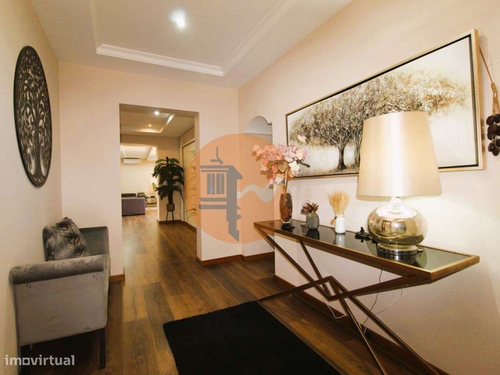 Moradia T3, totalmente renovada, logradouro com vista para a Ria Fo... - Grande imagem: 3/41