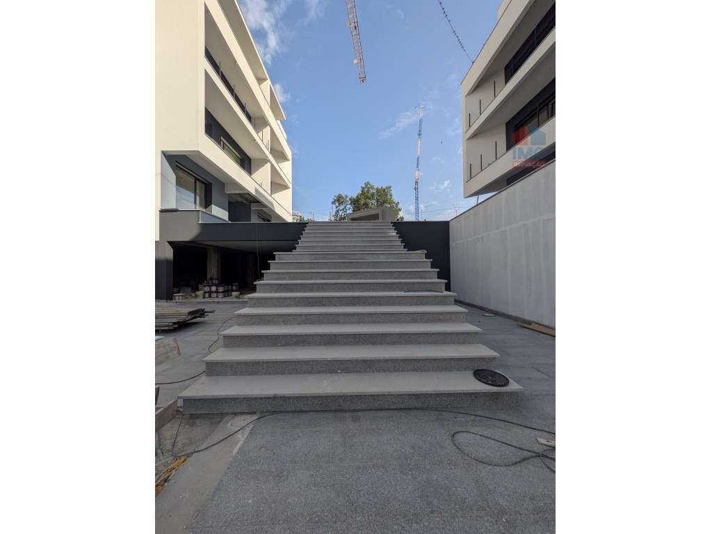APARTAMENTO T3 NOVO | CONDOMÍNIO FECHADO | 2 GARAGENS | VISTA MAGNÍ...-24