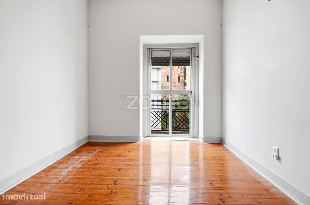 Apartamento T3 com espaço exterior na Ajuda - Grande imagem: 3/18