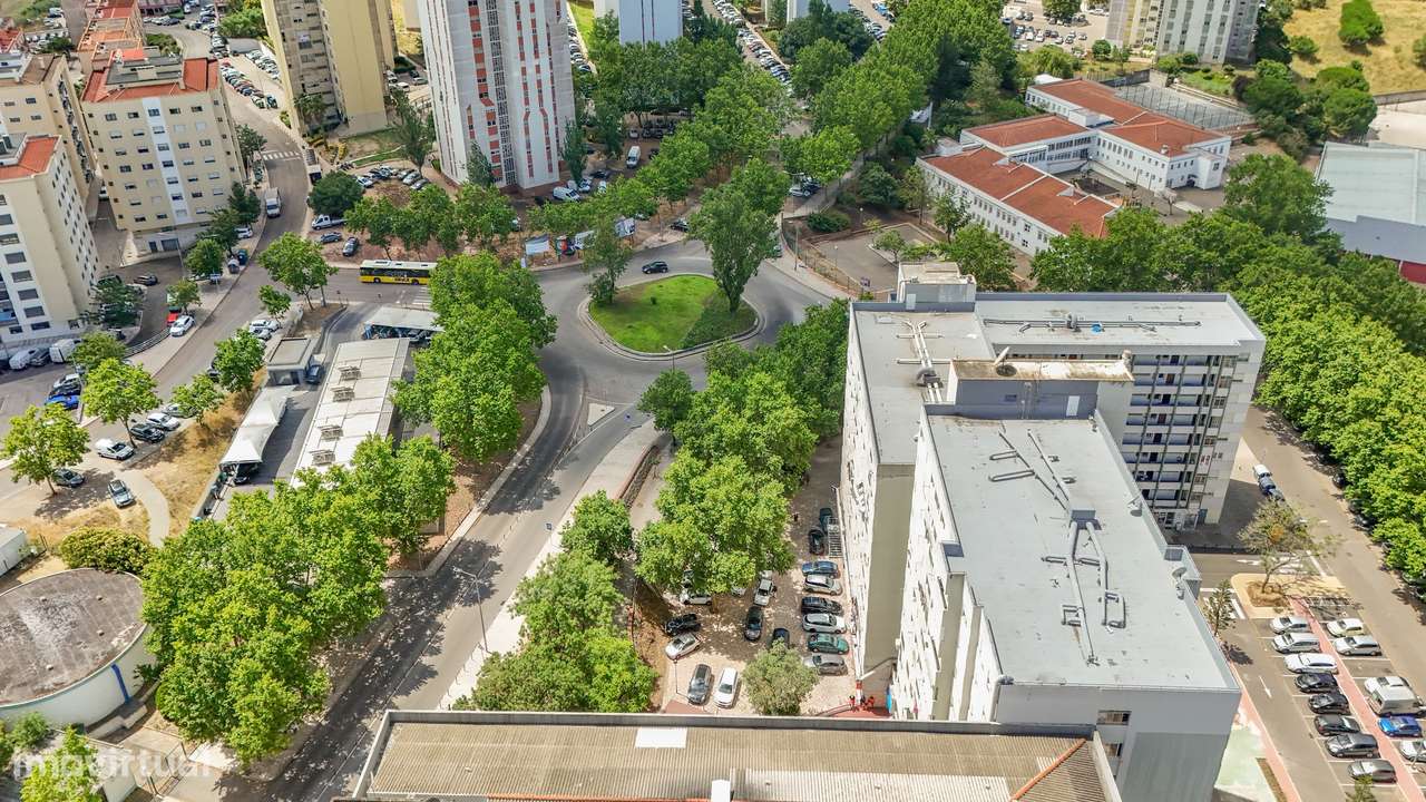 T3 Remodelado em 2021 c/ imensa luz natural e elevador-26