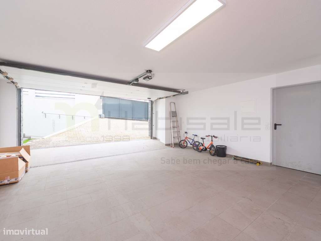 Moradia T4+1 moderna em Vale Grande, Odivelas-43