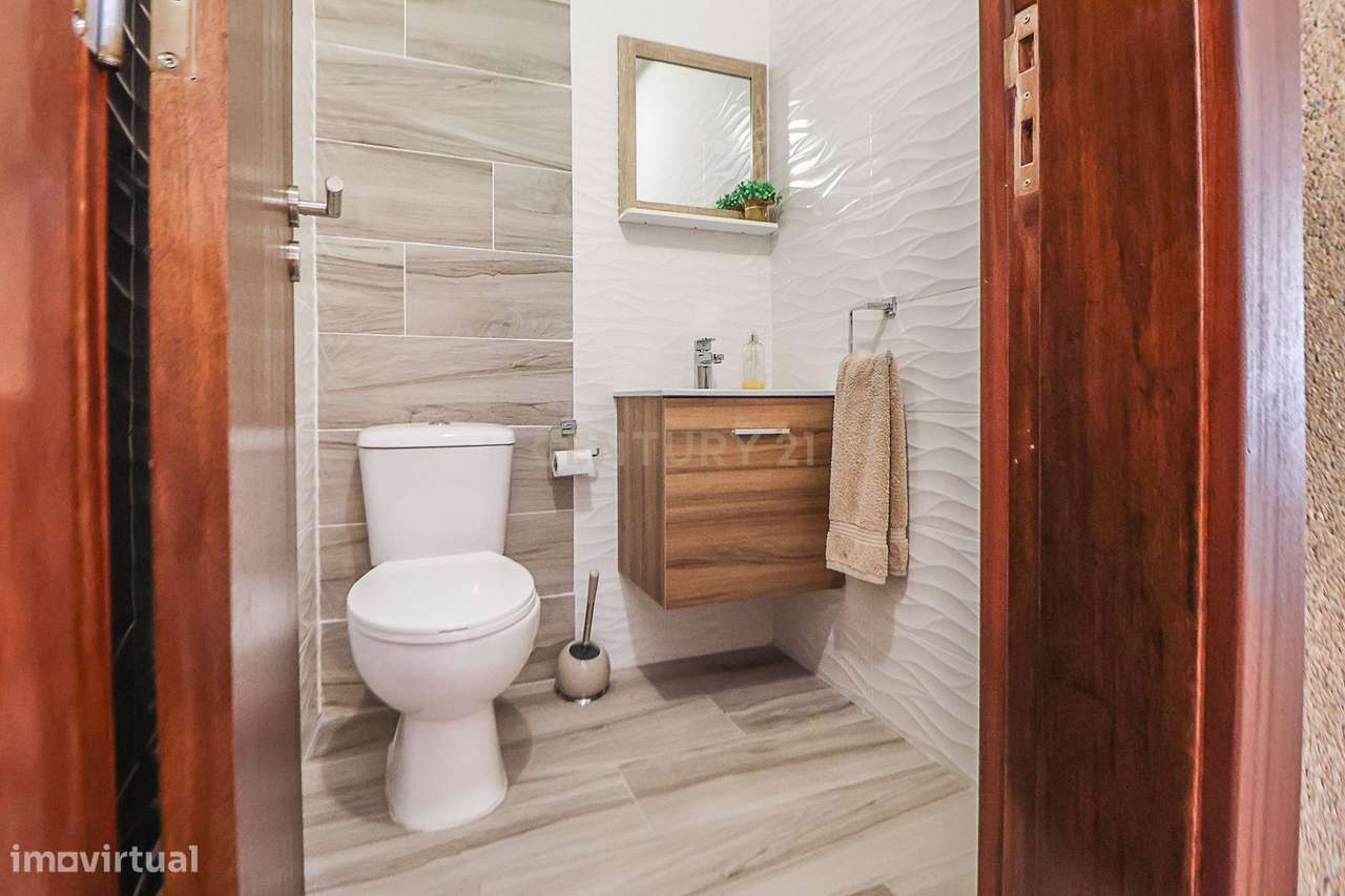 Loja na Torre da Marinha - Grande imagem: 5/12