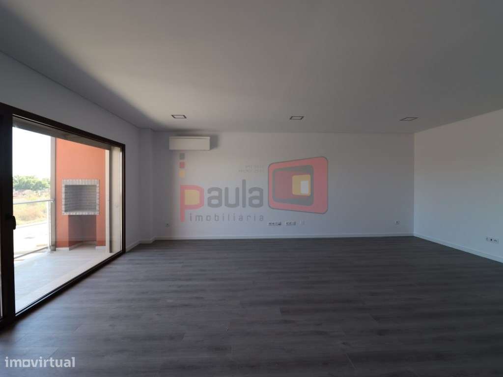 APARTAMENTO T5 DUPLEX NOVO - MONTIJO-6