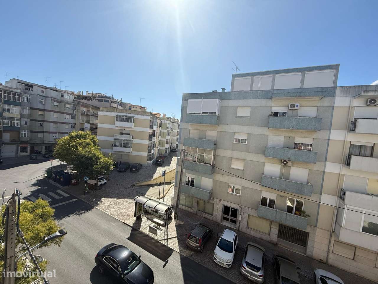 Apartamento T4 transformado em T3 Remodelado no Laranjeiro, Almada-21