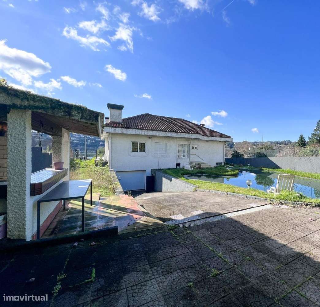 Moradia T4 à venda na Marginal-6