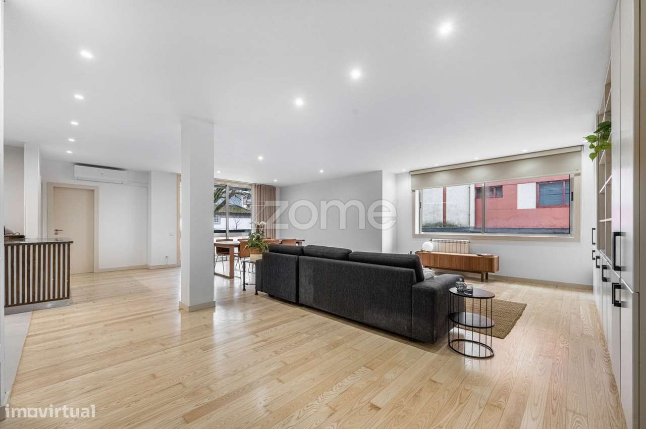 Apartamento T2 renovado | Garagem box | Campo Alegre - Grande imagem: 5/27