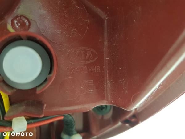 KIA STONIC 17-21 LAMPA LEWA TYŁ TYLNA W BŁOTNIK 92401-H8 - 6