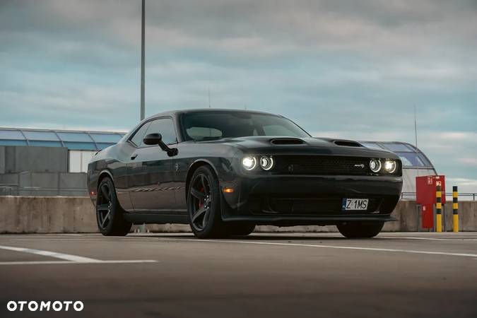 Dodge Challenger 6.2 Hellcat - 39