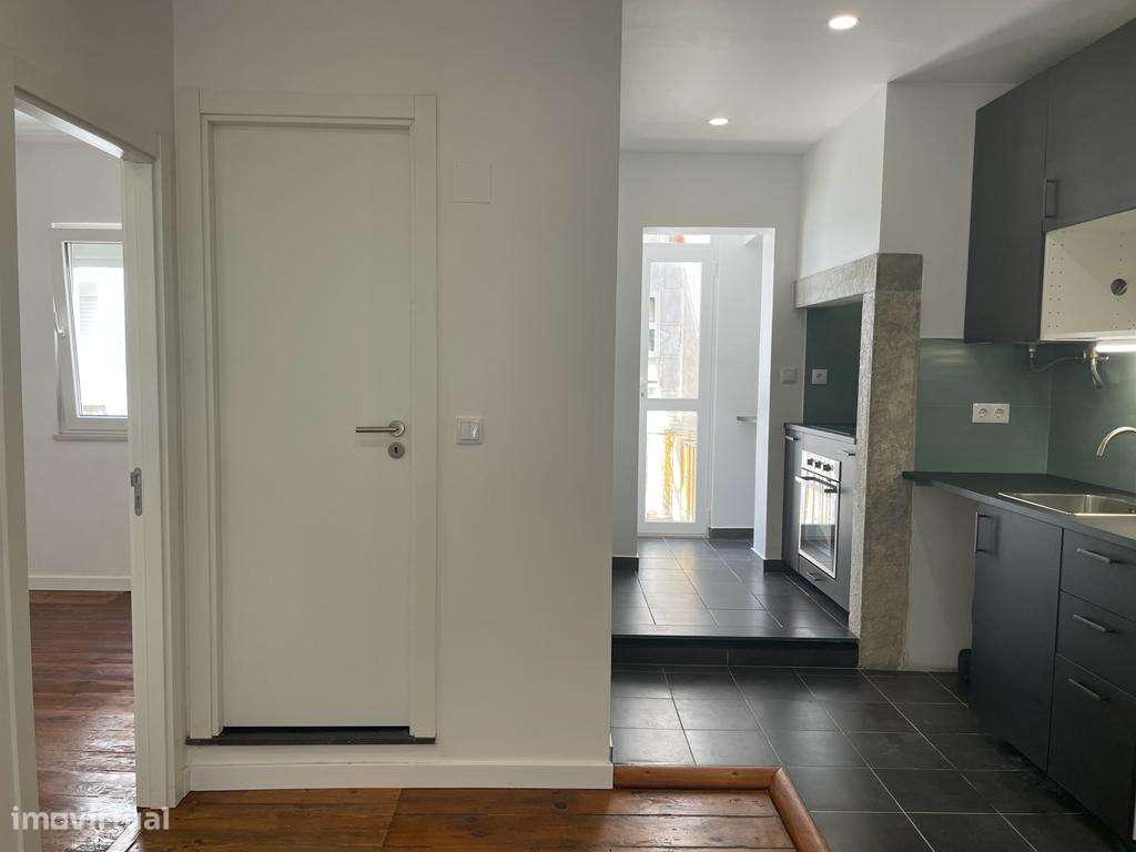 T2 remodelado para arrendar no Dafundo - Grande imagem: 3/18