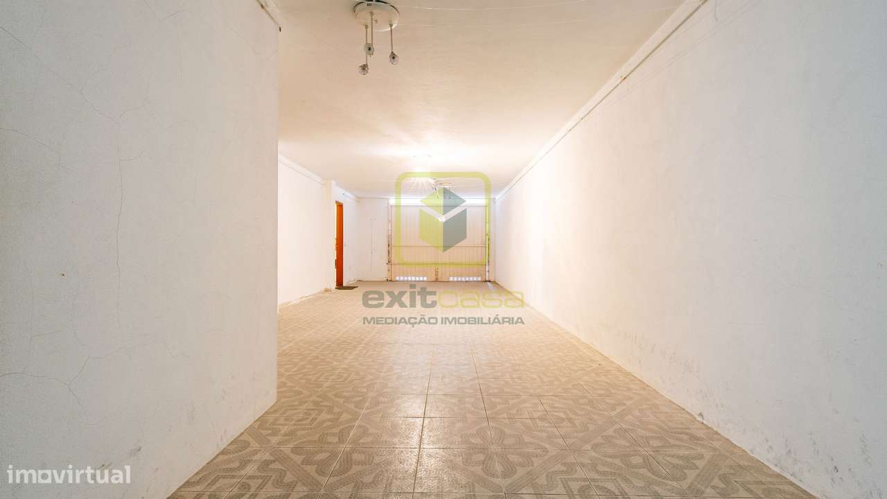 Moradia T3 Geminada-34