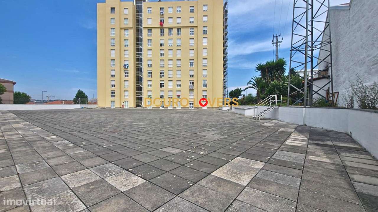 Apartamento T2 em Rio Tinto – Excelente Estado, com Garagem-34