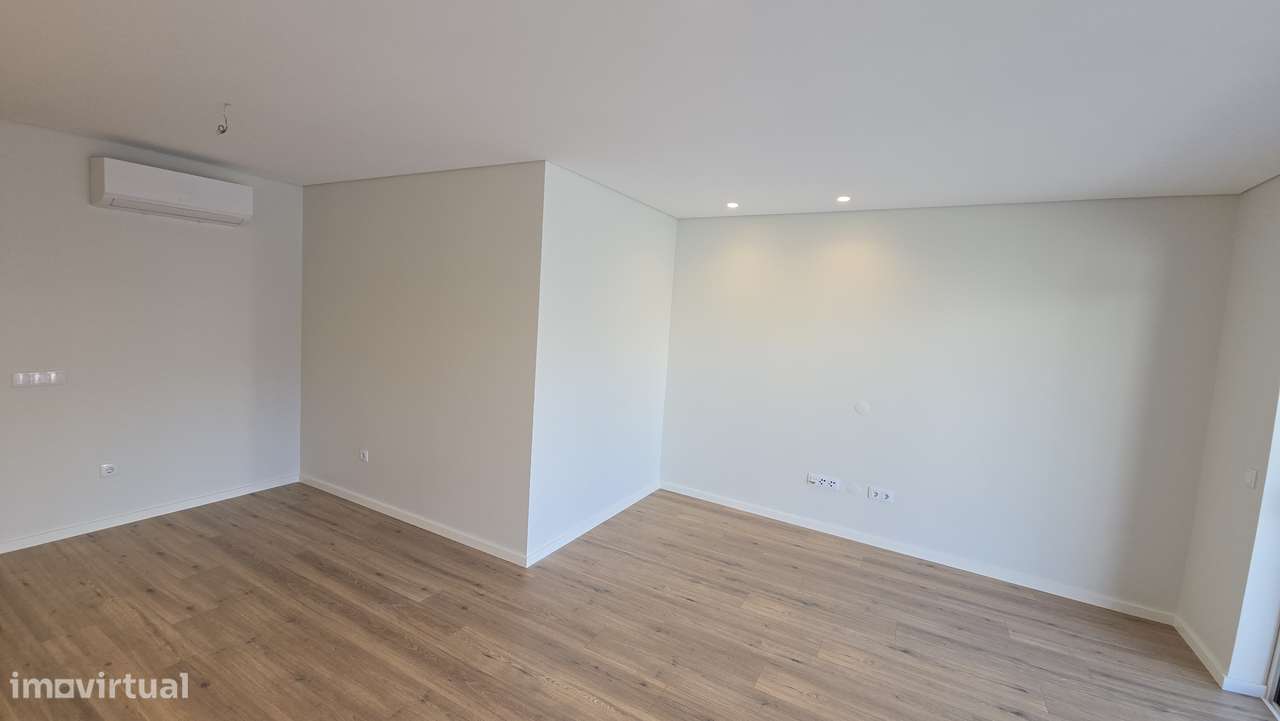 APARTAMENTO T2 NOVO COM TERRAÇO NO CORAÇÃO DE BRAGA-11