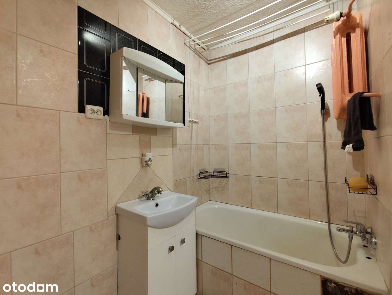 Kawalerka: 37 m2, parter z balkonem, miejskie, do remontu - Katowice-13