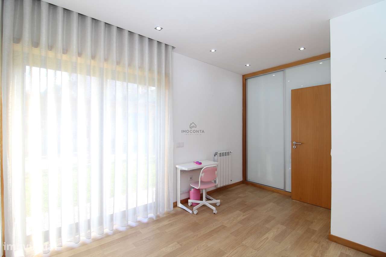 Moradia Térrea 4 frentes c/ 700m2 em Valongo-21