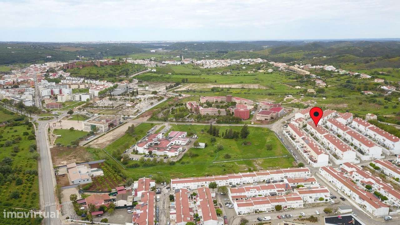 Duplex T3 com Garagem Box em  Silves-11