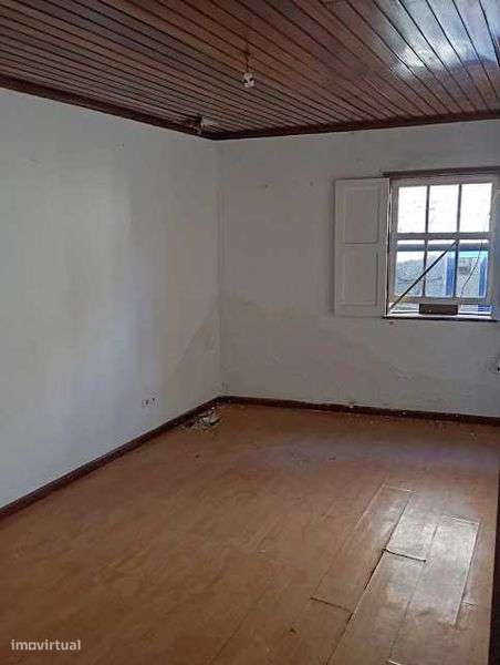 Casinha em Banda na zona histórica - T2 + Loja comercial - Grande imagem: 5/12