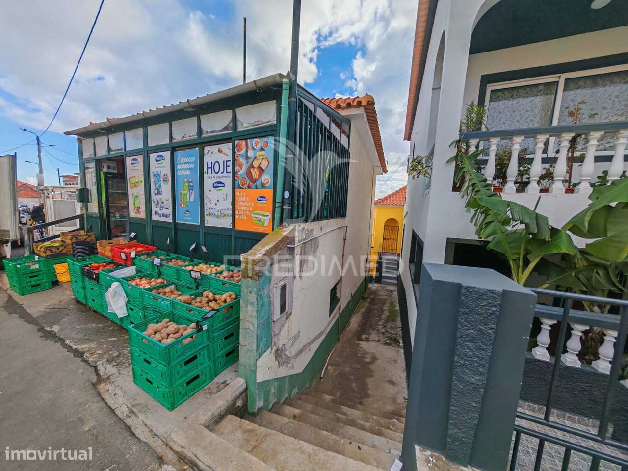 Imóvel Comercial à Venda no Centro do Caniçal - Grande imagem: 1/19