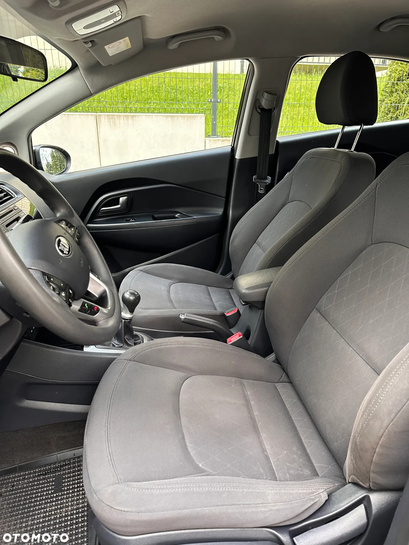 Kia Rio 1.2 Attract - 14