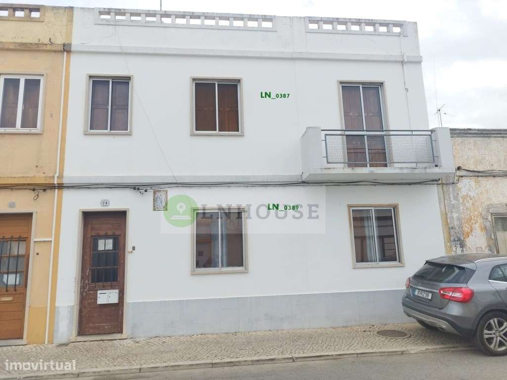 Apartamento T2 com terraço para venda no centro de Vila Real de San...-0