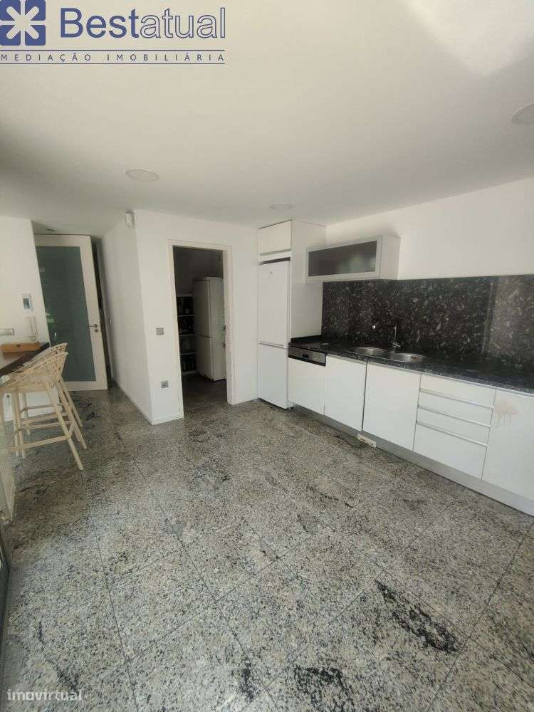 Moradia T 3 com piscina - Oportunidade!-25