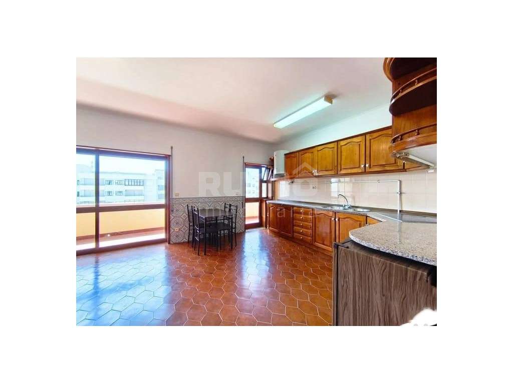 Apartamento T1 Mobilado e Equipado - Grande imagem: 1/13