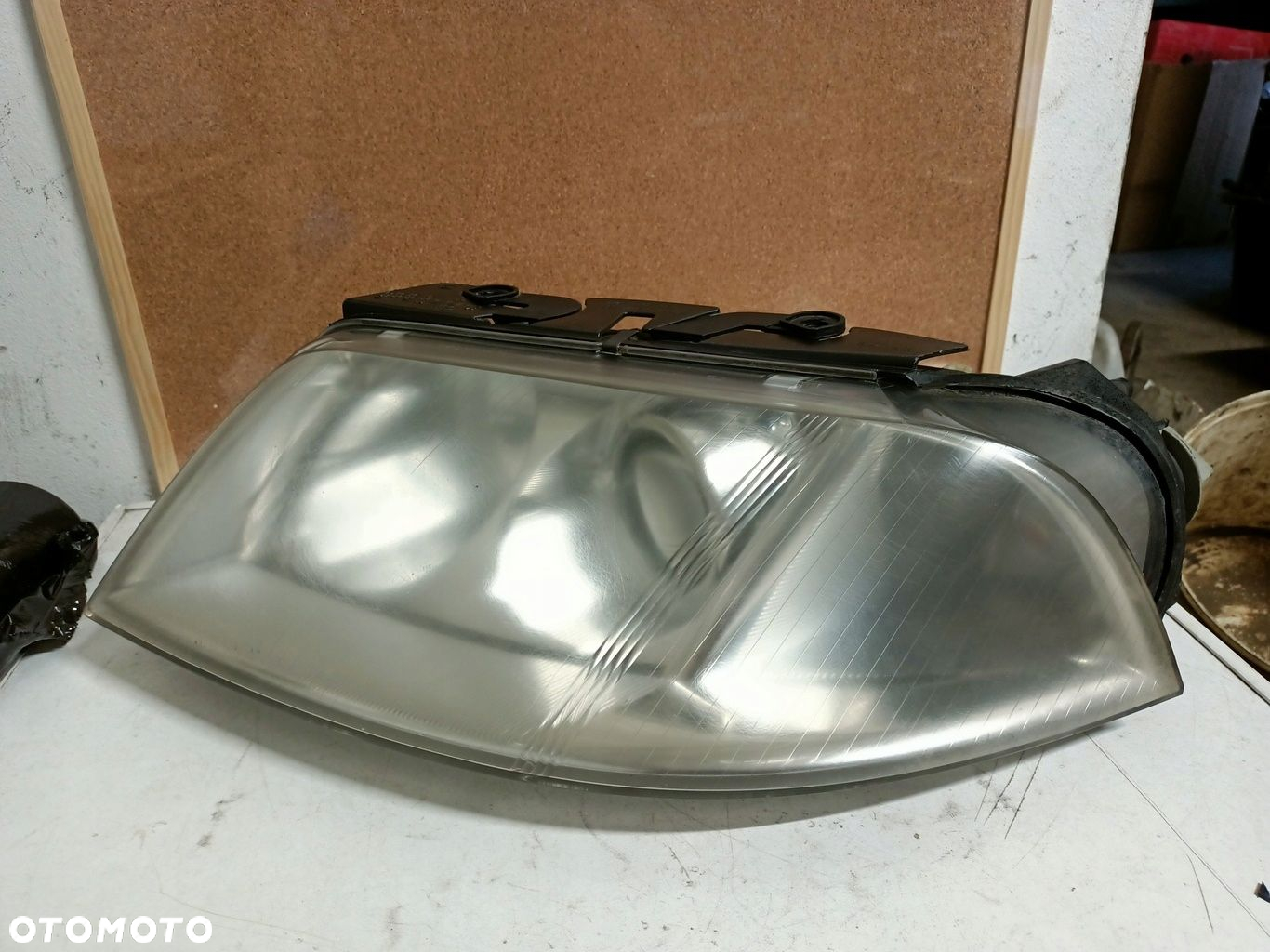 LAMPA PRZÓD LEWA VW PASSAT B5 FL HELLA 3B0941015AN - 2