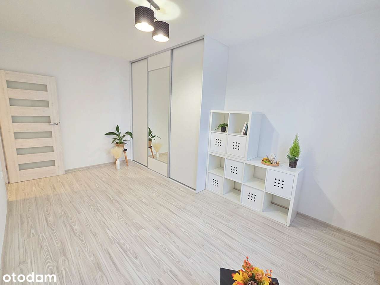 Bardzo ładne do wprowadzenia z parkingiem-3