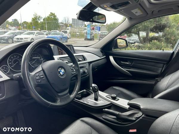 BMW Seria 3 328i Sport Line - 8