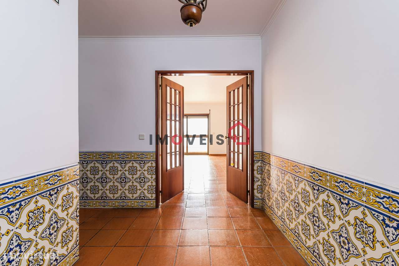 Apartamento T3 Avenida Marquês de Pombal - Grande imagem: 2/18