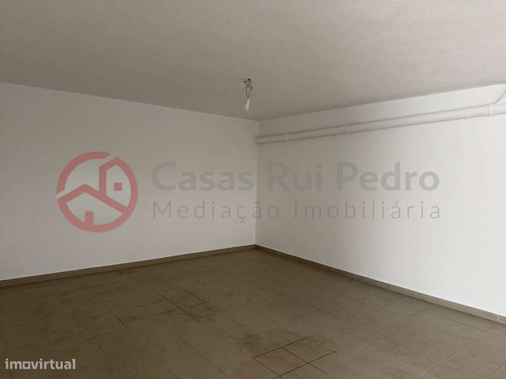 Moradia T5 remodelada no Feijó, Almada-6