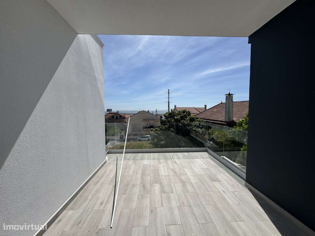 Moradia V3 em São João da Talha.-10